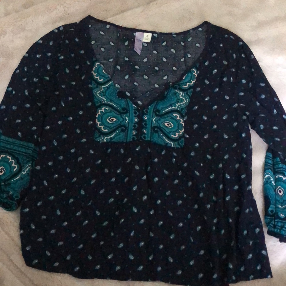 Flowy patterned top - Picture 2 of 3